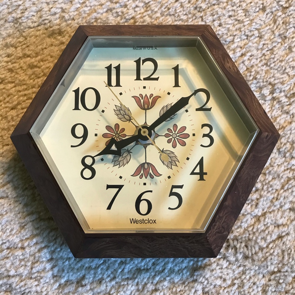 Westclox Quartz Frolic Woodgrain Vintage Kitchen Clock